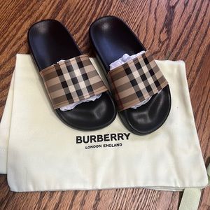 Kids Burberry Slides